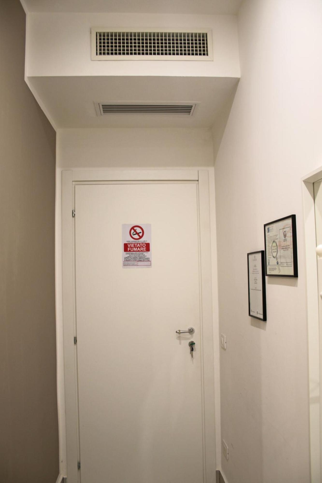 Living Salerno B&B Bagian luar foto